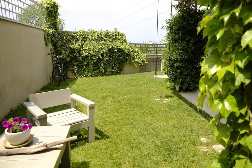 Apartment With Garden In Thessaloniki. Exterior foto