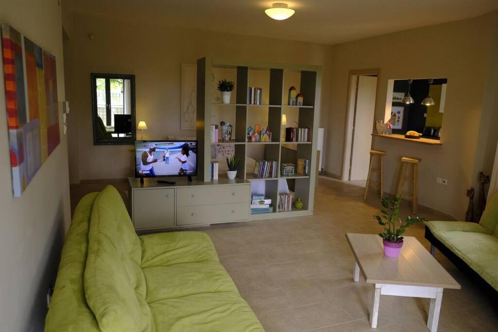 Apartment With Garden In Thessaloniki. Exterior foto