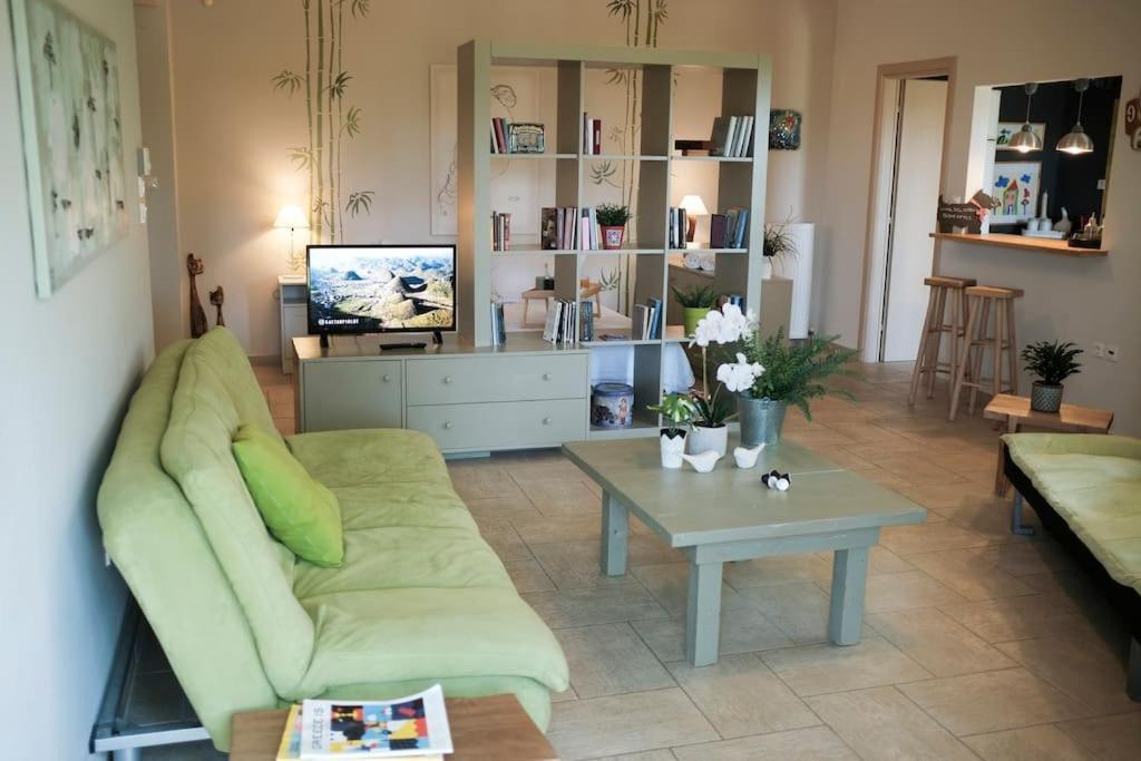 Apartment With Garden In Thessaloniki. Exterior foto